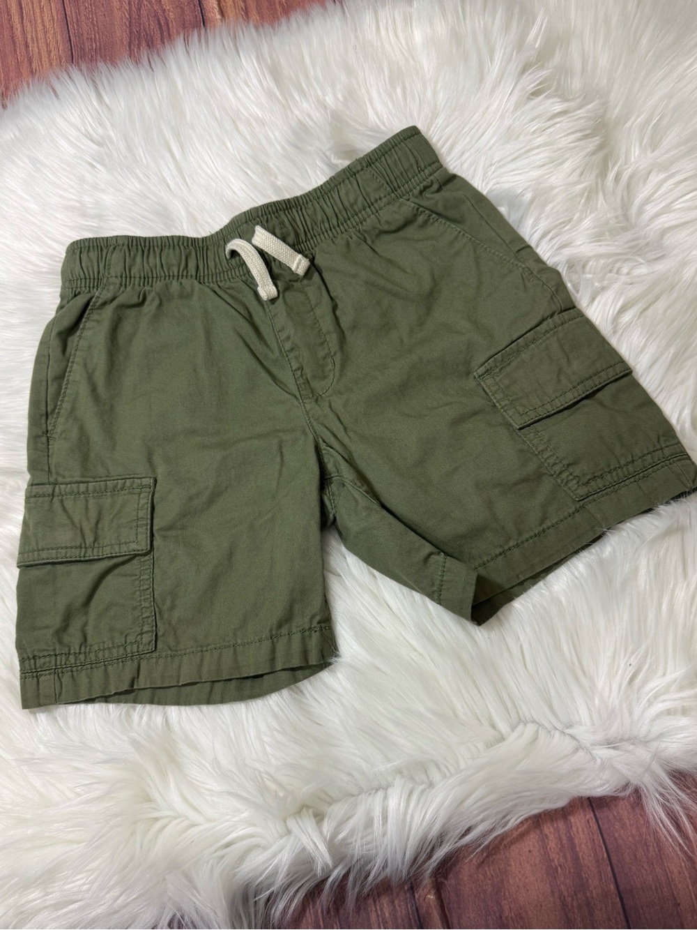Old Navy Olive Green Pull-On Cargo Shorts -  Boys Size M (8)
